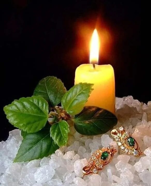 Бесплатные поминальные свечи. Поминальная свеча. Свеча памяти. Свечи красиво. Открытка "свечи".