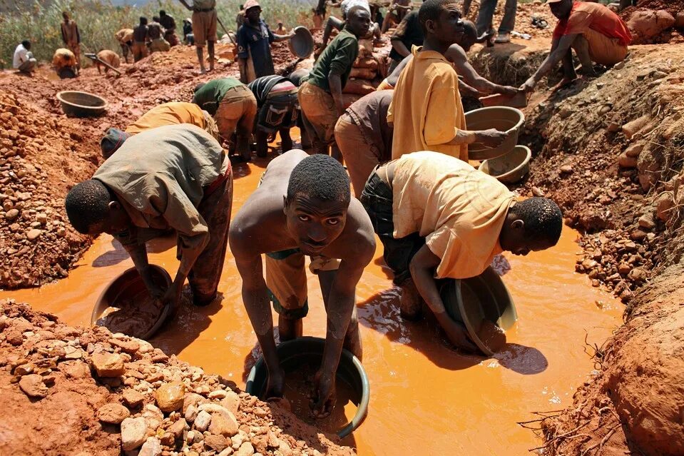 Природный алмаз. Золотодобыча в африке. Юар золотые прииски. Юар золотодобыча. Золото в юар.