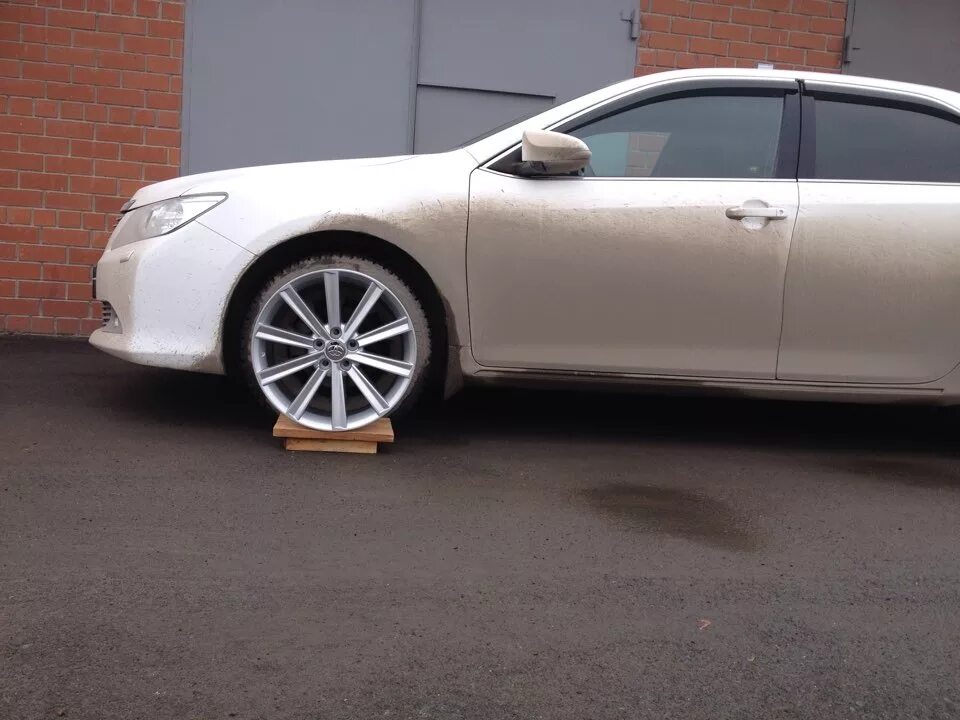 Ну вот они стоят теперь у меня:)))) - Toyota Camry (XV40), 2,4 л, 2008 года колё