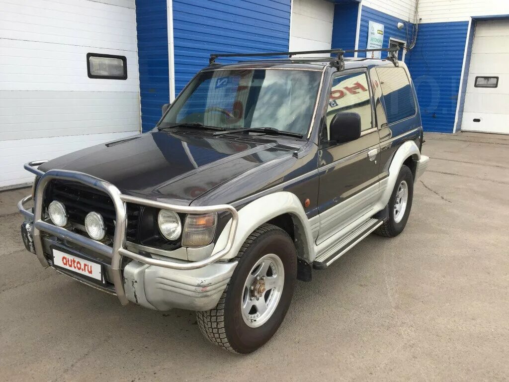 Паджеро 2 поколение купить. 1994 Mitsubishi Pajero II. Mitsubishi Pajero 3 дверный 1994. Mitsubishi Pajero II 1994 комплектации. Mitsubishi Pajero II 3.0 v6.