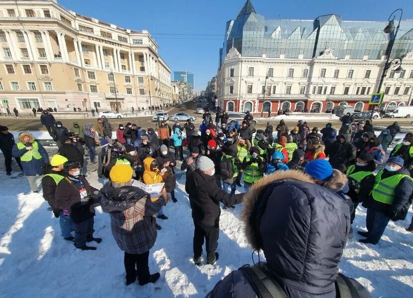 Новости сегодня последние свежие читать. Митинг Хабаровск зимой. Новости дня. Владивосток митинг сейчас. Митинг за Навального Хабаровск.