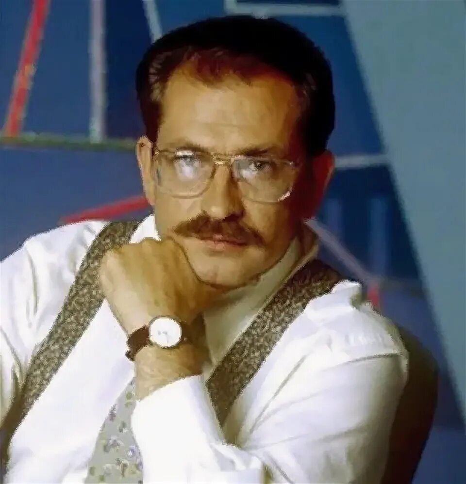 Андрей малахов в профиль. Вадим такменев. Александр гуревич 1995. 100 к 1 ведущий александр гуревич. Ведущий шоу джимми фэллона.