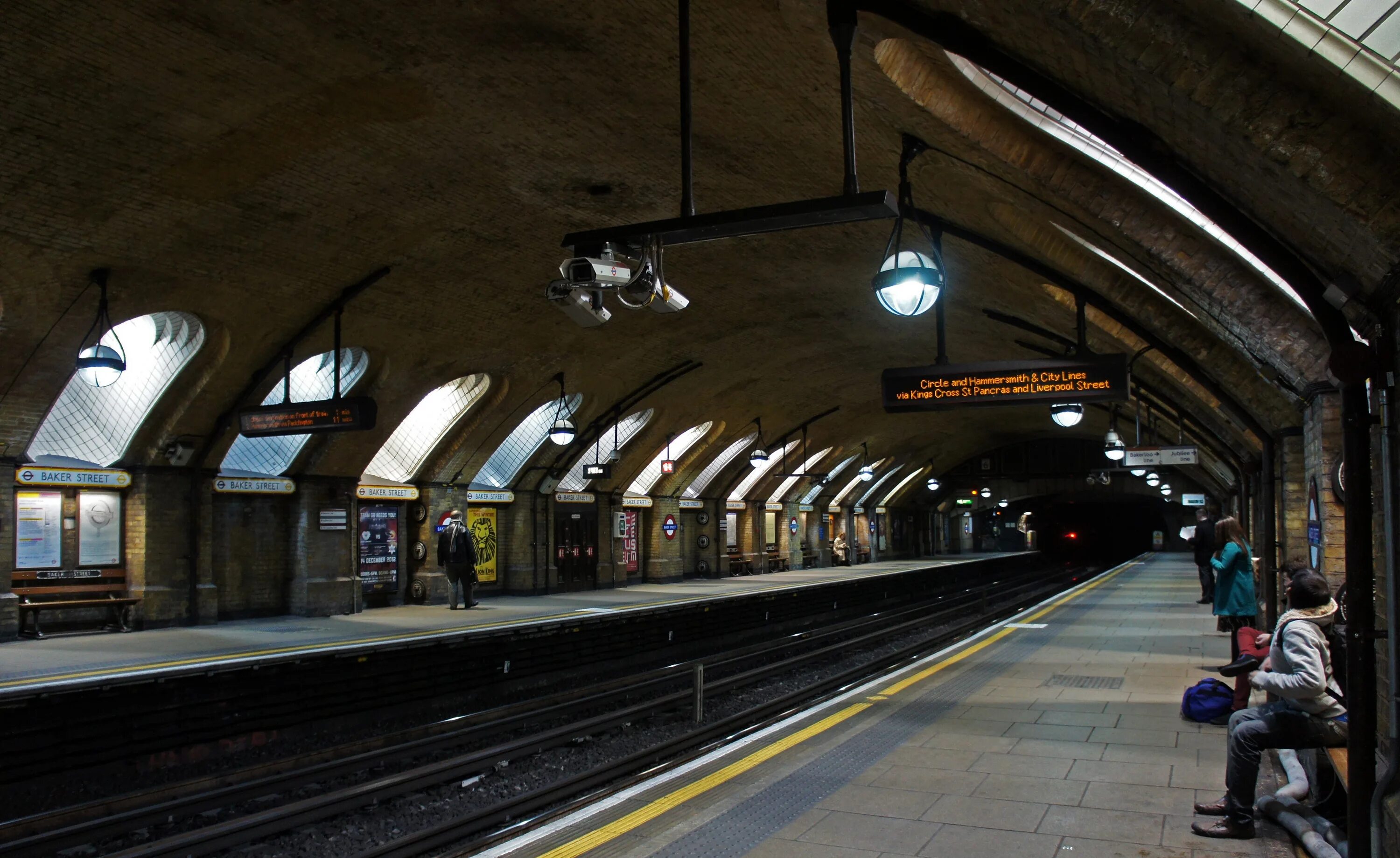 Tube station. Метро англия 1863. Метро лондона. Tube station. Станции метро лондона.
