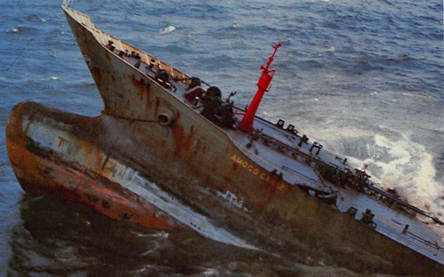 Танкер amoco cadiz. Амоко кадис. Танкер amoco cadiz. Танкер амоко кадис катастрофа. Амоко кадис 1978.