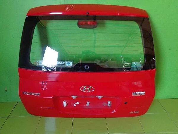 Двери хундай матрикс. Задний спойлер хендай матрикс 2004. Двери хундай матрикс. Дефлекторы окон евростандарт хендай матрикс. Задняя дверь хундай матрикс.