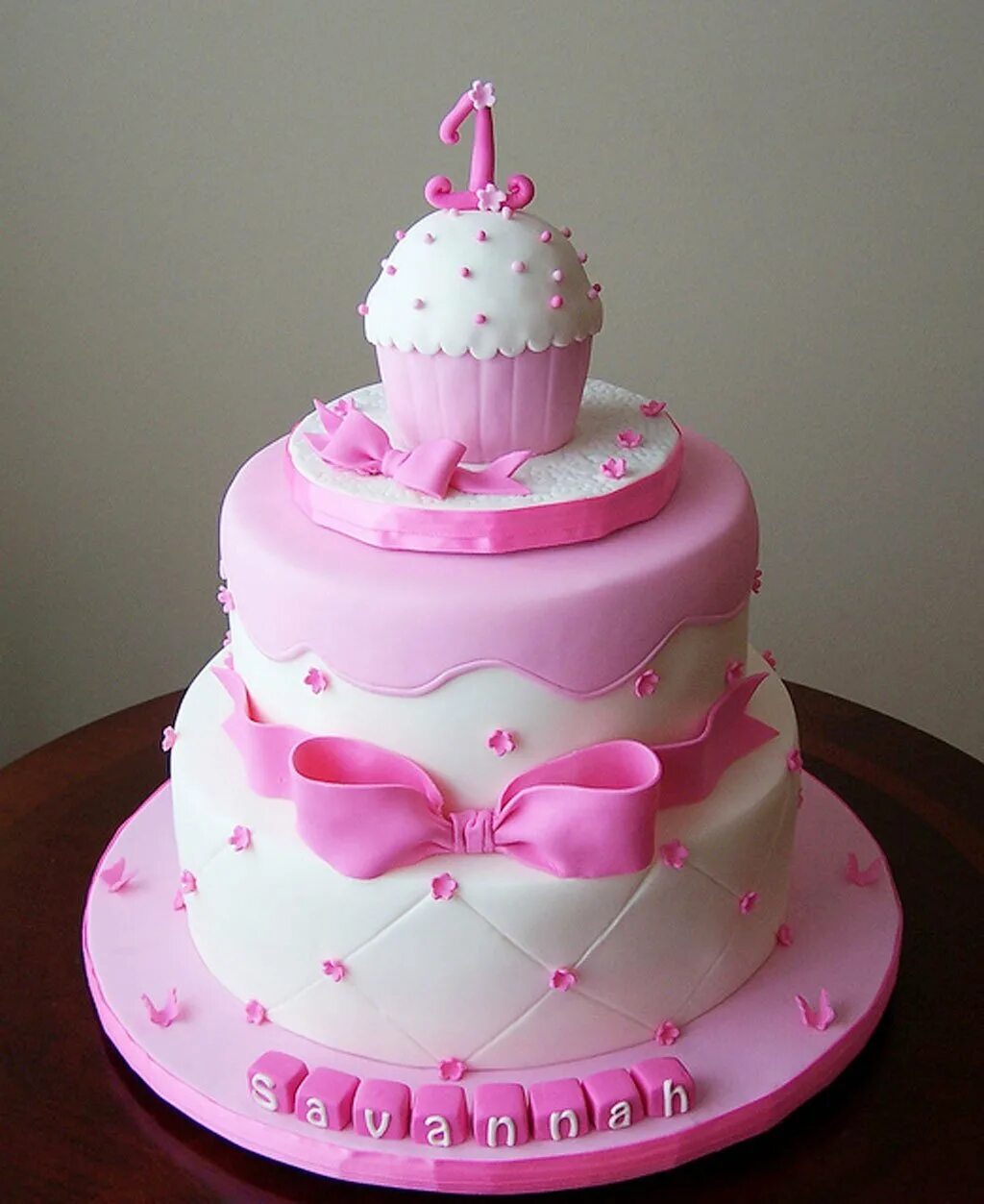 Красивый торт на рождения девочки. Торт девочка. Детские торты для девочек. Торт на день рождения девочке. Тортики на день рождения для девочек.