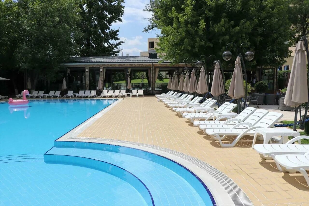 Рэдиссон ташкент. Radisson ташкент бассейн. radisson blu hotel ташкент. гостиница рэдиссон в ташкенте. aqua bar radisson blu ташкент.