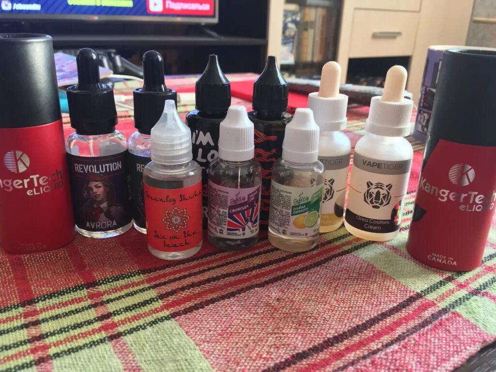 Жижка vape. Жижа для электронных сигарет с никотином. Электронные сигареты 2023 топ. Жидкость для вейпа pride vape. Разноцветная жидкость для вейпа.
