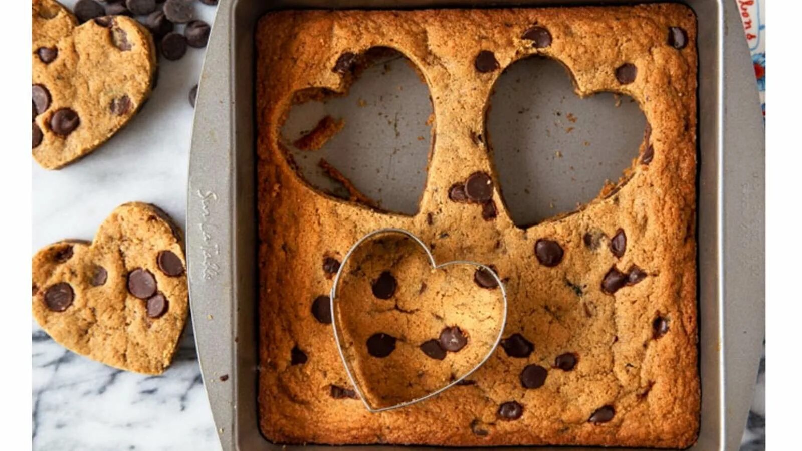 Make your cookie. Make печенье. cookie печенье making. печенье шоколадное сердце. chocolate chip cookies.