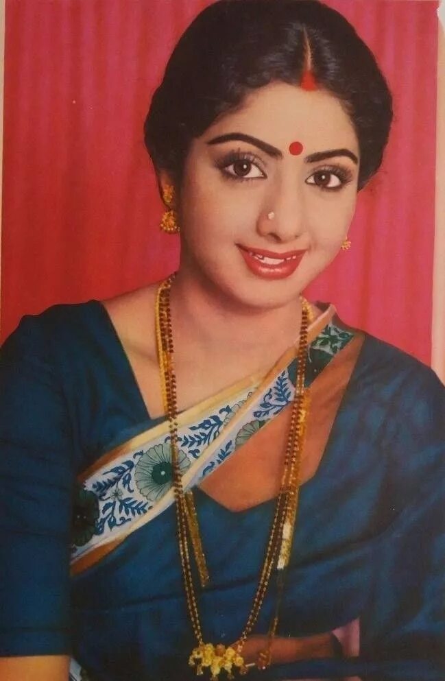 Деви. Шри деви индия. Картинки деви. Сиддхидатри богиня наваратри. Вайшно деви.