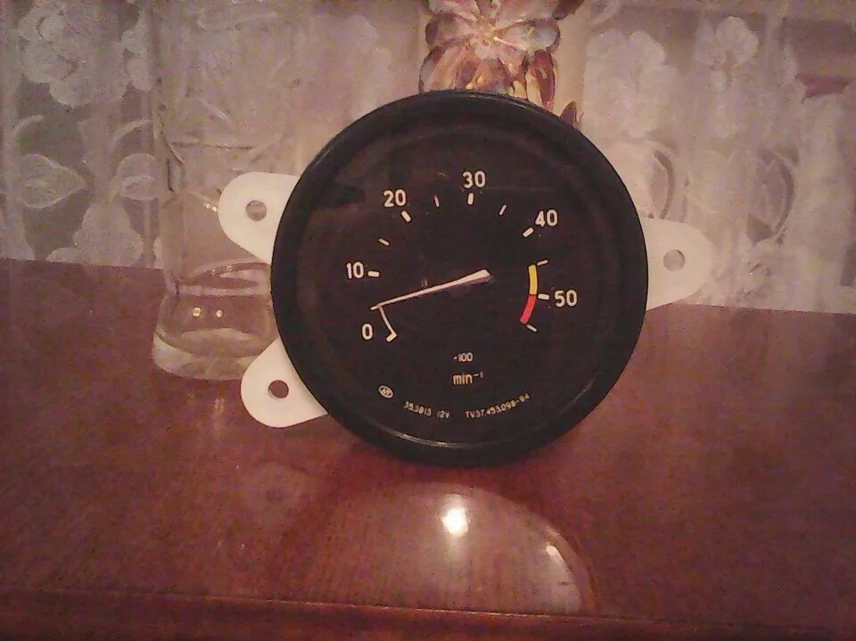 Дёргается стрелка тахометра. Тахометр волга 3110 инжектор. Газель тахометр прыгает. Тахометр лады калины 2007. Газель тахометр прыгает.