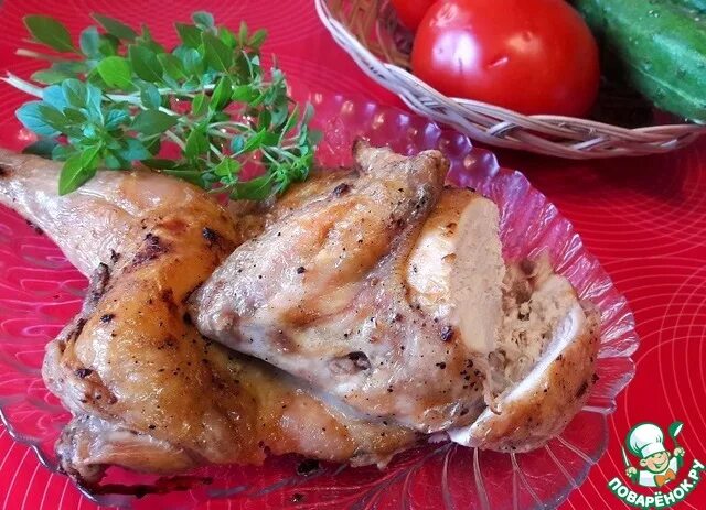 Сочная курочка на сковороде. Рецепт жареной курицы с чесноком. Цыпленок с боку. Цыпленок табака (тапака). Голень жареная.
