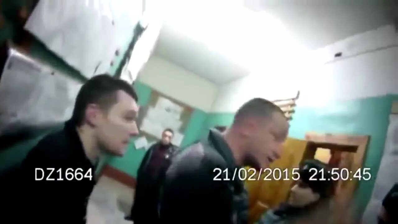 Петух на зоне видео. Зек зачитал рэп на зоне. Козёл в тюрьме это.