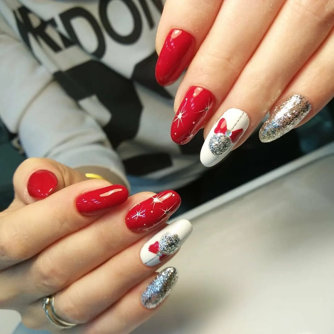 Маникюр красные ногти с серебром NAILS, glitternails, gelnails, coffinnails, nails, nailswag, nailstagram, nailar