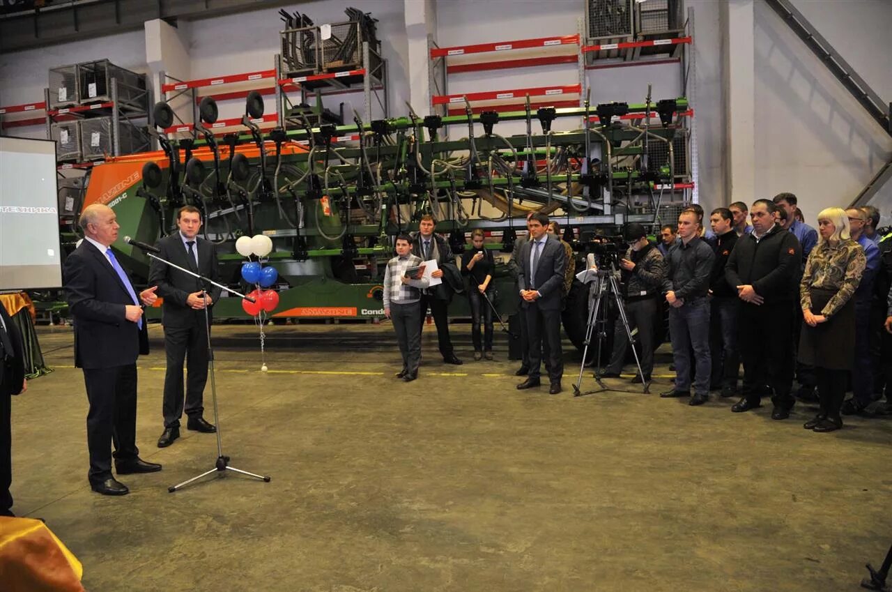 турбины завода лмз. промышленность. выкса нижегородская область металлургический завод. завод нэвз новочеркасск. промышленное оборудование.