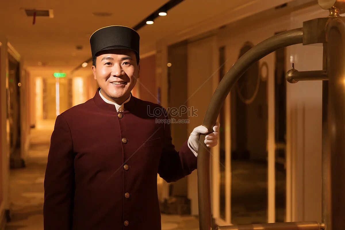 Портье трейлер. Портье майк. Портье трейлер. Уэс андерсон отель гранд будапешт. Портье трейлер.