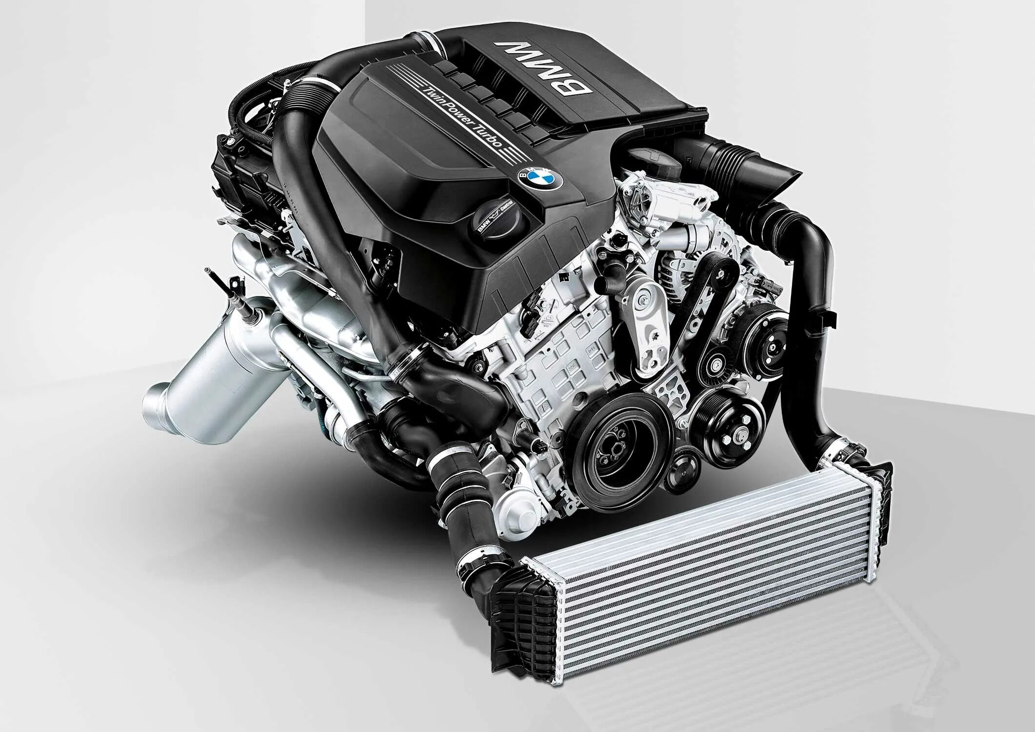 Новые двигатели бмв. Мотор BMW 4.4. Мотор n 55 BMW Twin Power Turbo. Мотор БМВ 4.4 Твин турбо. Мотор БМВ Twin Power Turbo.