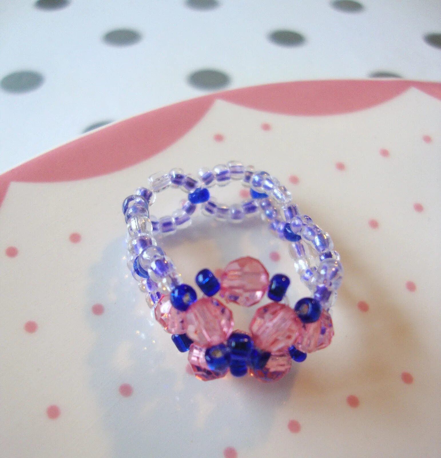 браслет из стекляруса. колечки из бисера. красивые кольца из бисера. кольцо из бисера легкое. кольца из бисера.