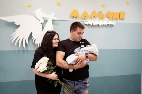 Бизнесмен приехал в роддом а его сына