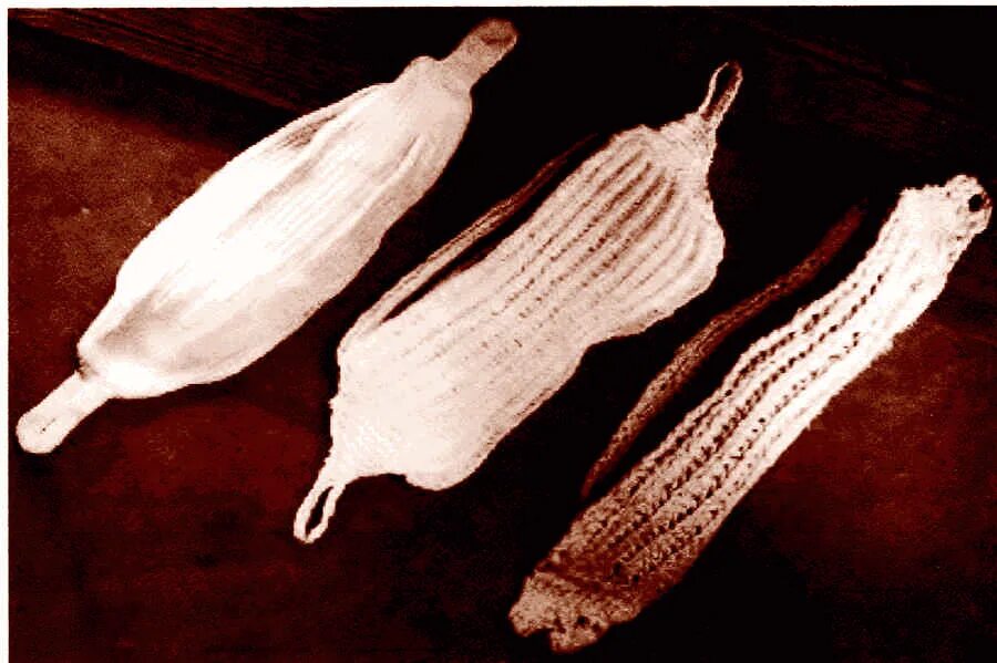 Самые первые прокладки. Презерватив из овечьей кишки. Старинные прокладки. Как выглядели первые прокладки. Советские женские прокладки.