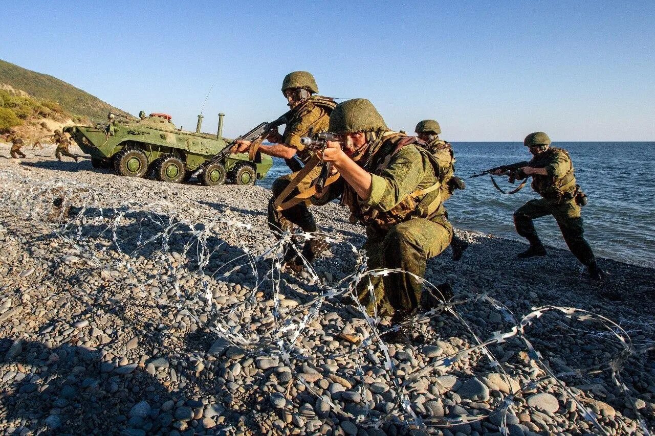 Морпехи бой. Десант морской пехоты. Морпехи морская пехота. Опук военные учения. Десант морской пехоты РФ.