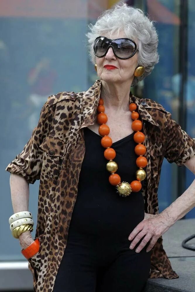 Хочу за 60 лет. Мода для женщин за 60. Стильные женщины в возрасте. Мода для пожилых. Мода для пожилых женщин.