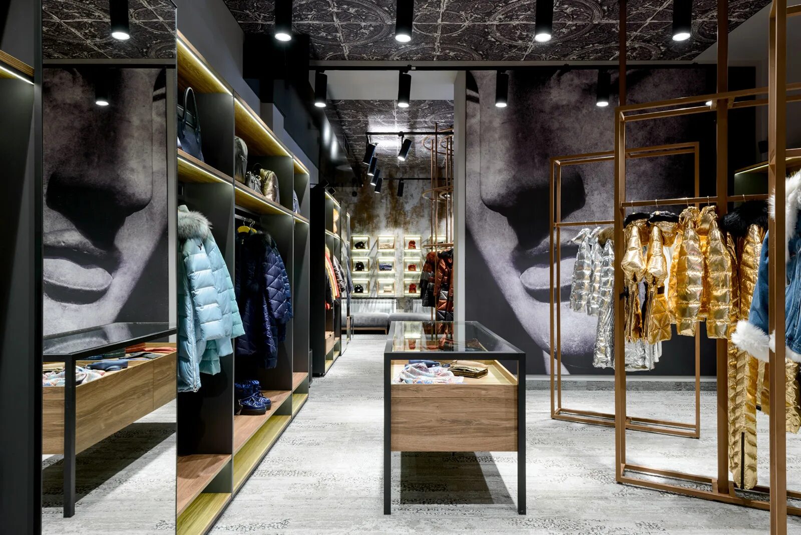 Модный бутик. Самые крутые магазины. Самые крутые магазины. Необычный интерьер магазина одежды. Красивый магазин одежды.