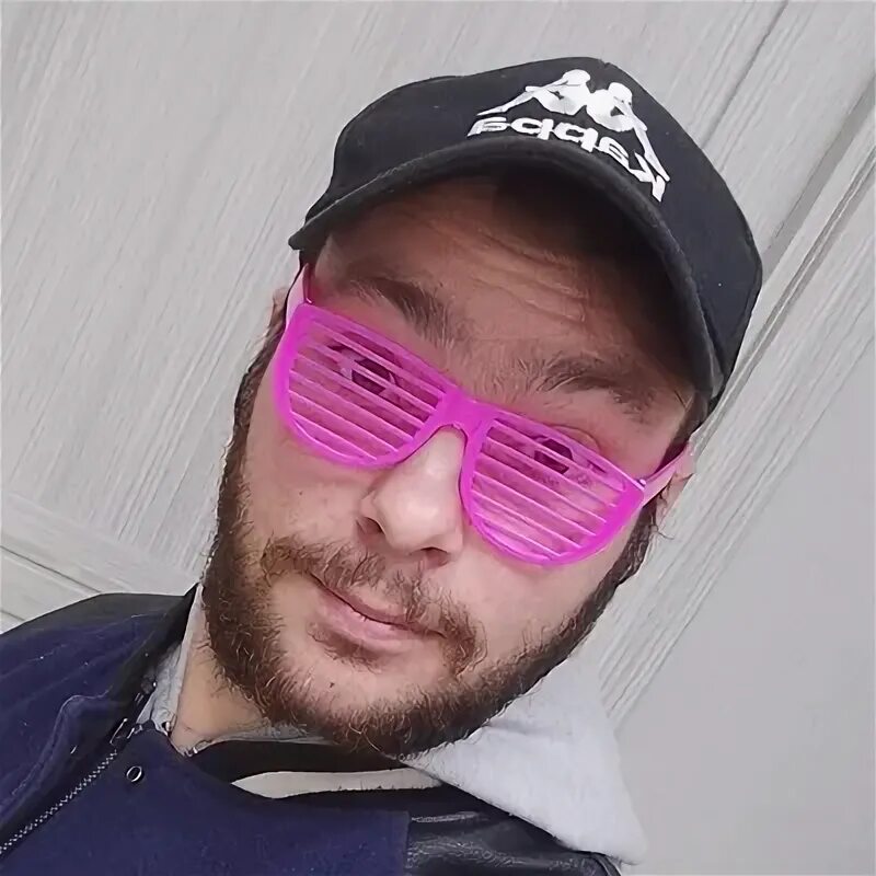 Лещ женщине. Рыбка коля. Коля рыбка. Хирург ктенохет желтоглазый. Заставка на рабочий стол рыбки.