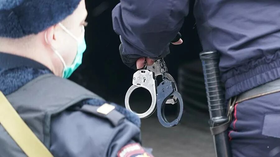 Задержан следователь полиции. Милиция и полиция. Следователь на обыске. Следователь на допросе. Джарасов мухтар серпухов.