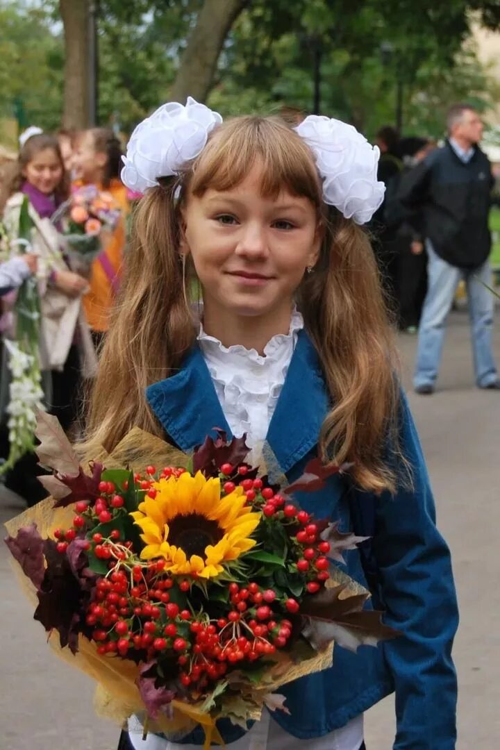 Букет "первоклашка". Букет на 1 сентября первокласснику девочке фото. Букет на 1 сентября первокласснику девочке. Букет для первоклассницы. Букет первоклассника.