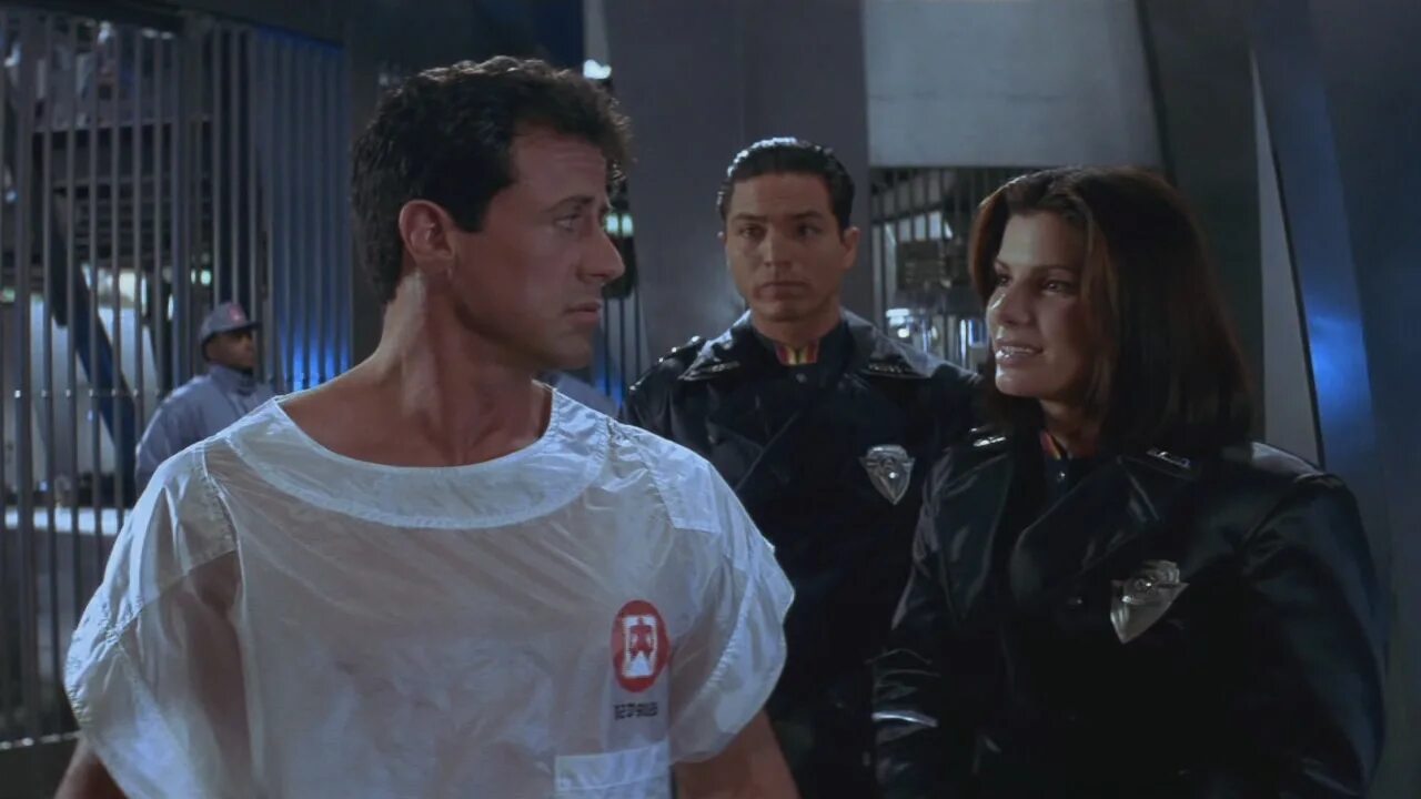 Звёздный суперразрушитель типа палач. Звёздный суперразрушитель типа палач. Разрушитель 1993 сталлоне. Лучший разрушитель. Demolition man 1993.