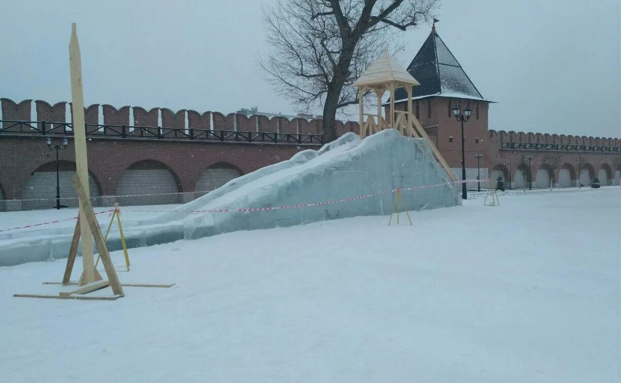 Кремлевская горка. Ледяная горка. Горка Кремль. Кремль во льду.