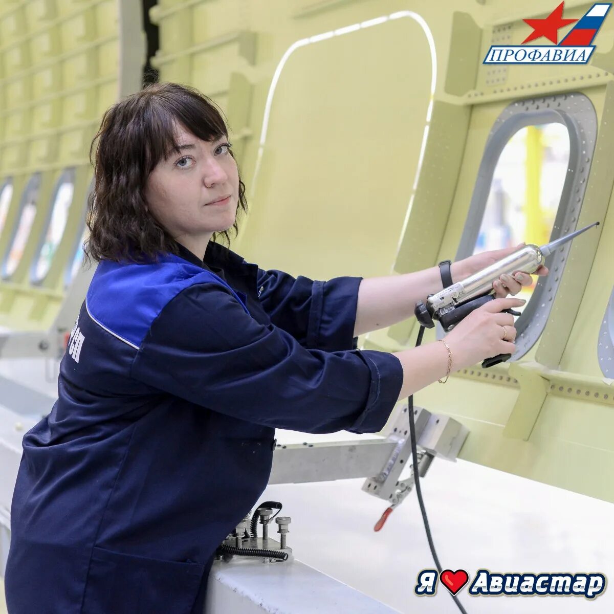 Авиастар ульяновск. Женщины авиастара. День открытых дверей авиастар ульяновск. Объединённая авиастроительная корпорация донор. Женщины авиастара.