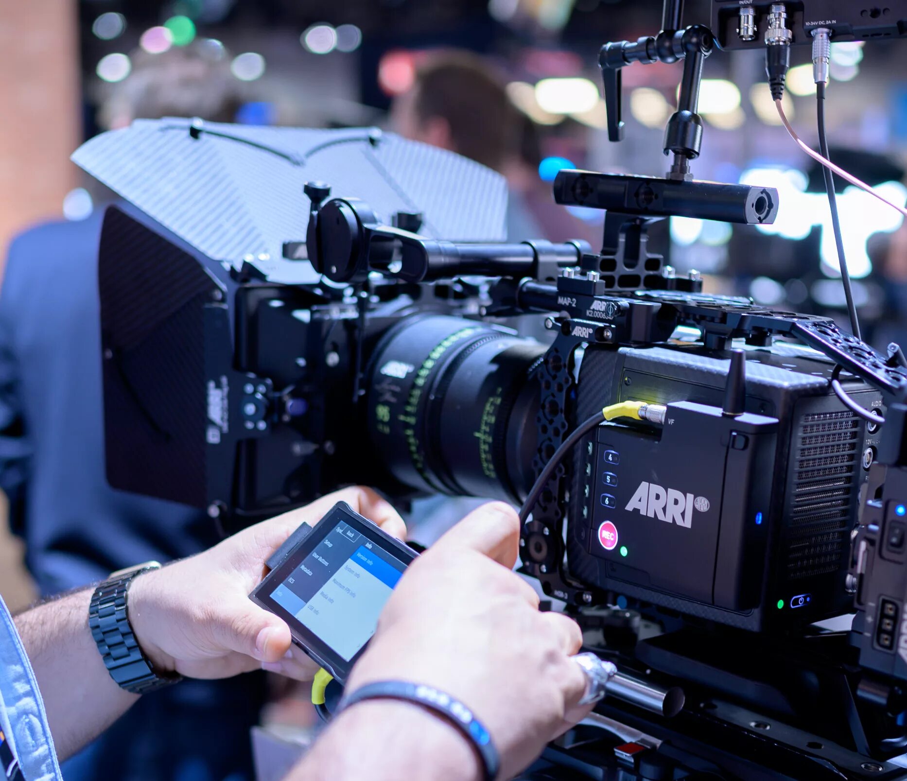 Arri Mini LF. Камера Arri Alexa Mini. Arri Alexa Mini LF. Кинокамера Алекса.