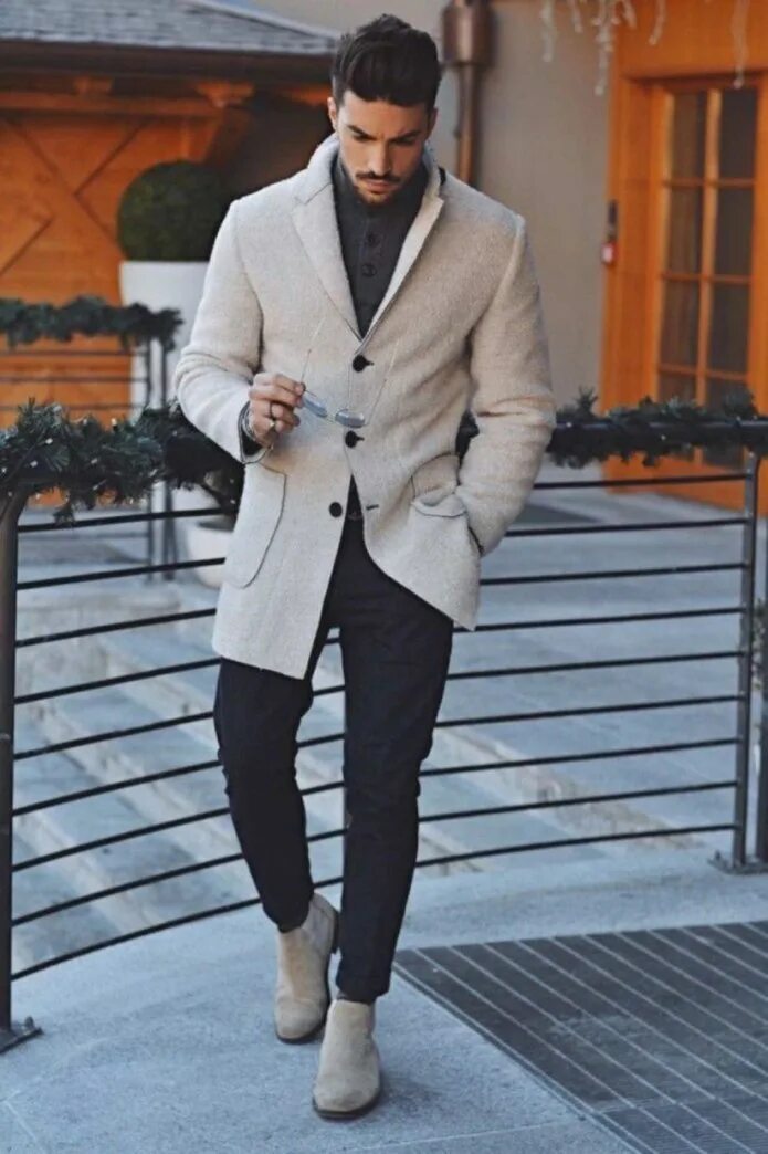 Мужские луки с пальто. Стильная зимняя одежда для мужчин. Стильный образ для мужчины. Элегантный мужчина. Мужской классический образ.