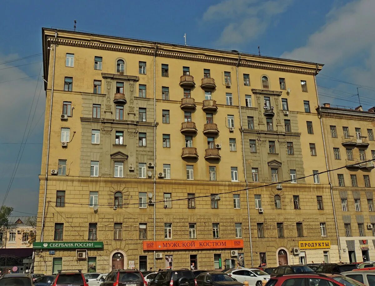 Сталинская застройка в петербурге. Сталинские пятиэтажки в москве. Сталинка дом. Ул куусинена сталинский дом. Первые сталинки.