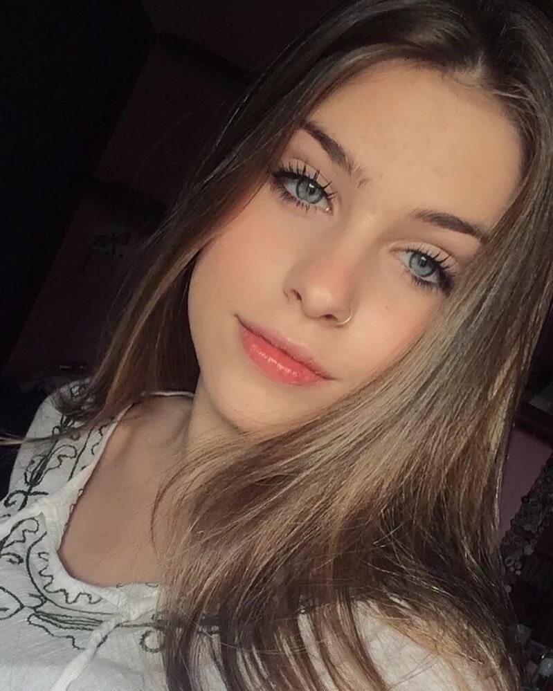 Красивые девушки 16. Лицо в 16 и 20 лет. Лицо в 16 и 20 лет. Внешность в 16. Murat kuzhakhmetov маргарита hot.