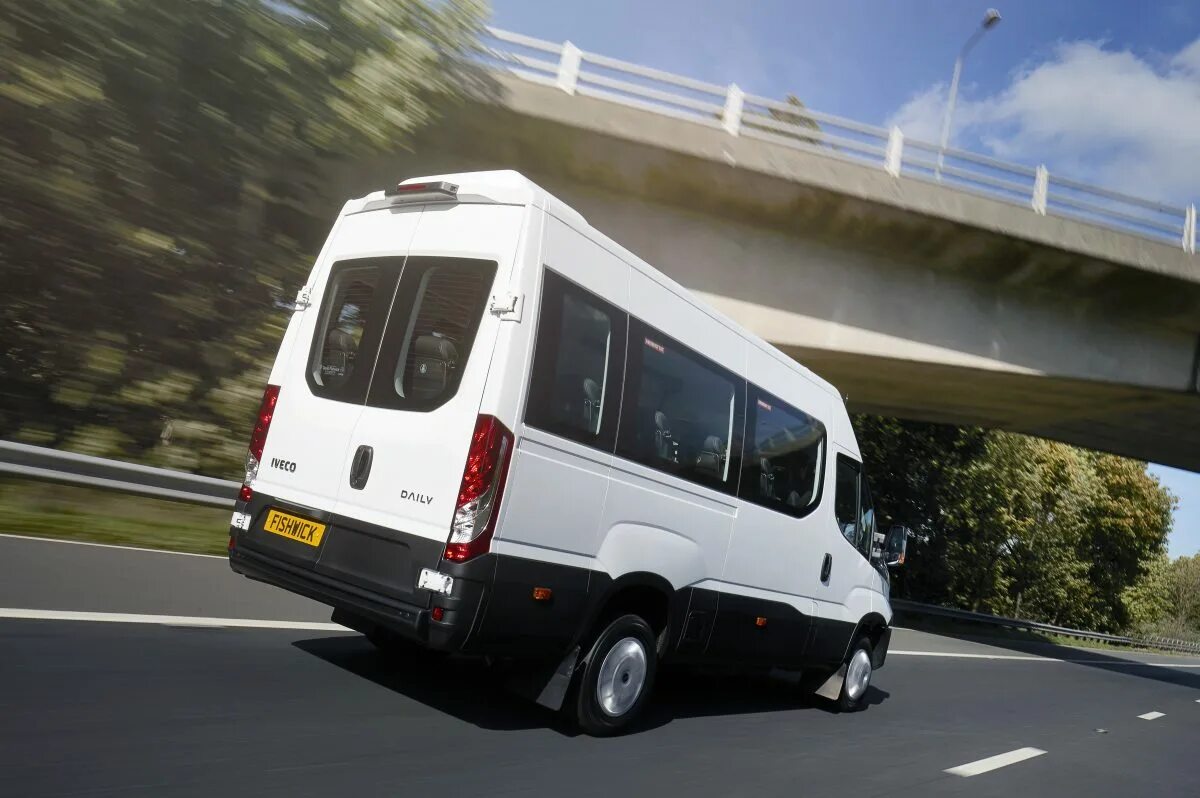 Бус ивеко. Iveco daily bus. ивеко дейли пассажирский. ивека дели пасажирский. пассажирский автобус ивеко дейли.