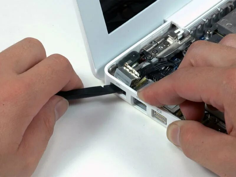 Юсб разъем на ноуте. Ремонт lan порта. Usb порт асус. Разъемы дисплея ноутбука. Замена порта на ноутбуке.