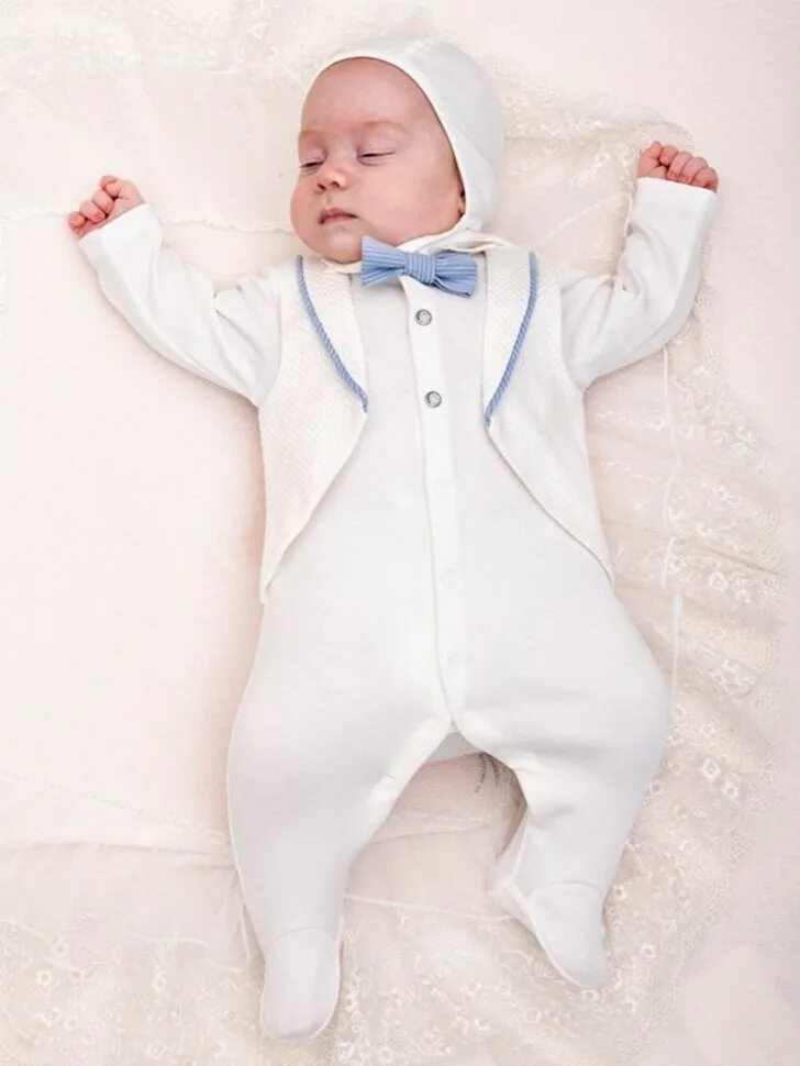 Одежда для новорожденных. Костюм на выписку лето. Выписные костюмчики на мальчика. Экрю бэби одежда для новорожденных. Костюм на выписку.