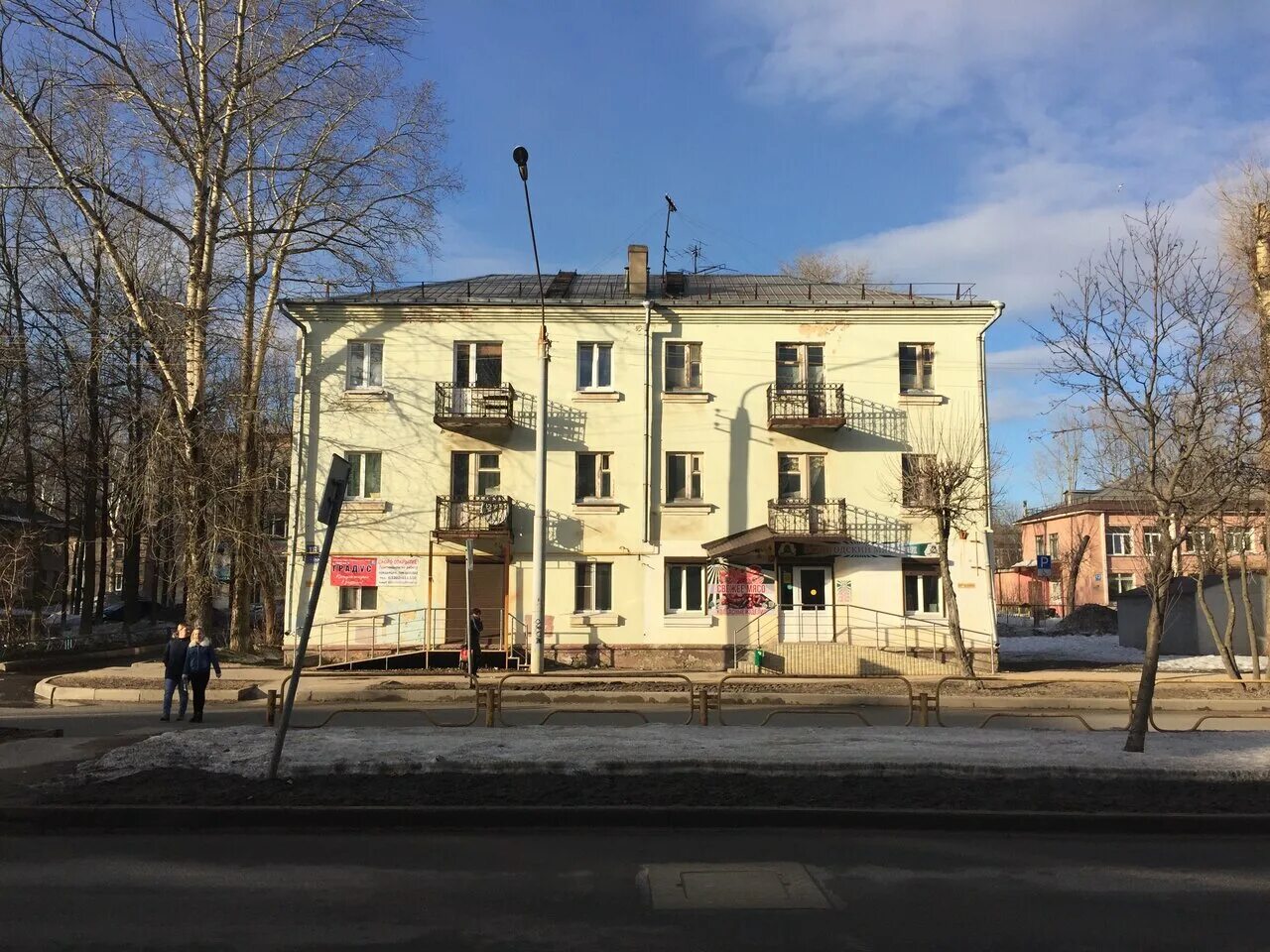 Строителей 16б череповец. Строителей 16 череповец стоматология. Проспект победы 14 череповец. Проспект строителей 6 череповец. Строителей 16 череповец.