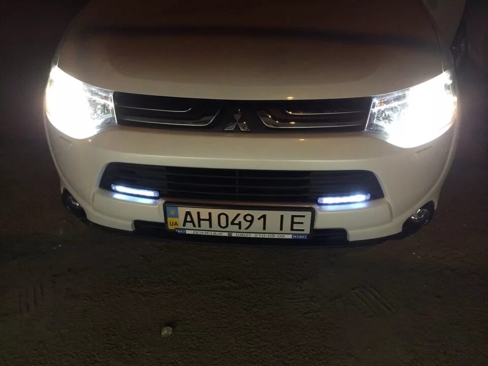 Ходовые огни Аутлендер 3. ДХО на Mitsubishi Outlander 3. ДХО Mitsubishi Outlander XL. Дневные ходовые огни Аутлендер 3.