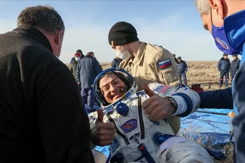 Космонавты вернулись на землю сегодня