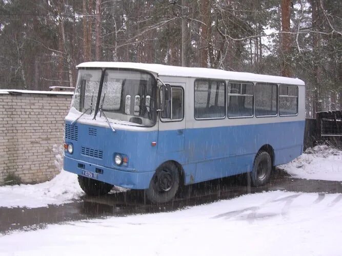 Продажа автобуса б у. ЛИАЗ 677 И ЛАЗ 695. ПАЗ 3205 И ЛИАЗ 677. ЛИАЗ 677 турист. ЛАЗ 695 1956.