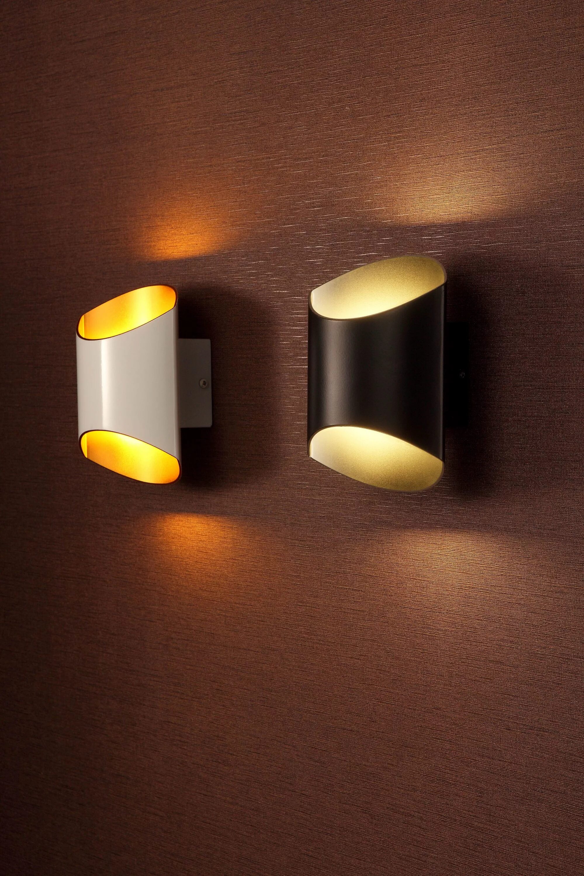 Садово-парковый светильник серии brisbane. Потолок с трековыми светильниками. 05. Ua lighting. 05 black falls.