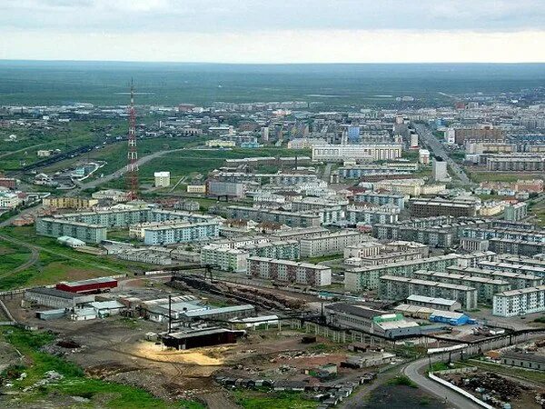 Красивая воркута. Воркута шахта воркутинская. Воркутауголь шахта воркутинская. Воркута шахта воркутинская. Воркута город.