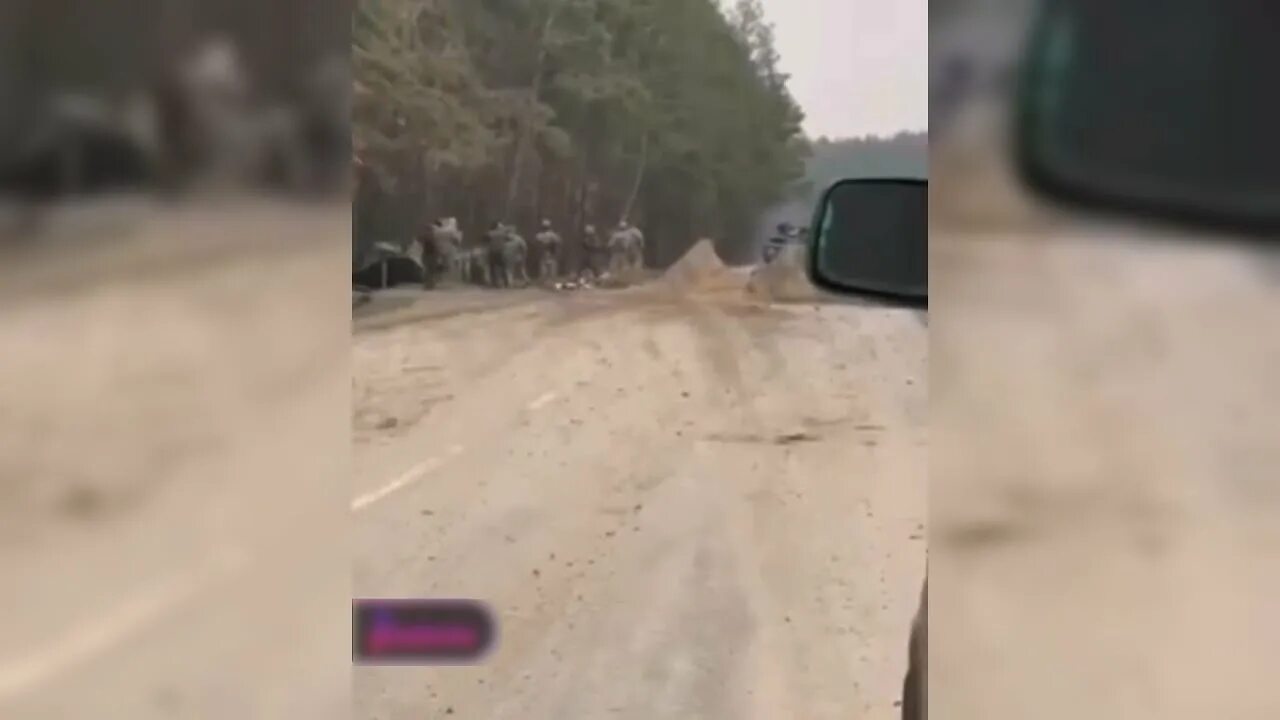 Террористы в упор расстреливают посетителей. Танк в упор расстрелял украинцев видео. российский танк в упор расстрелял украинских. танк стрельнул в толпу всу. танк в упор выстрелил в всу.
