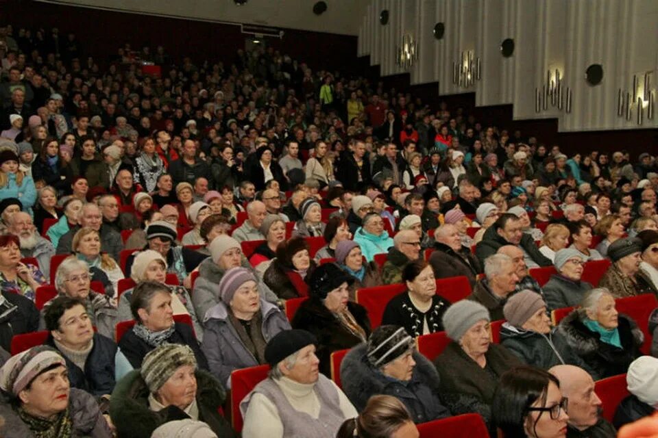 Сайт дк волжский. Дворец культуры Волжский Рыбинск. ДК Волжский Рыбинск фото. План здания Рыбинск ДК Волжский. Рыбинск ДК Волжский зимой фото.