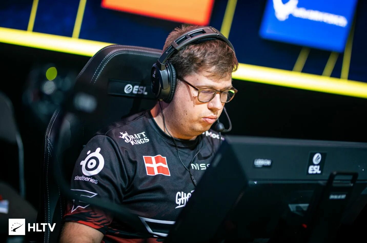 Esl dallas 2025. Karrigan cs go. karrigan 2025. аналитик фейз. кубок iem dallas.