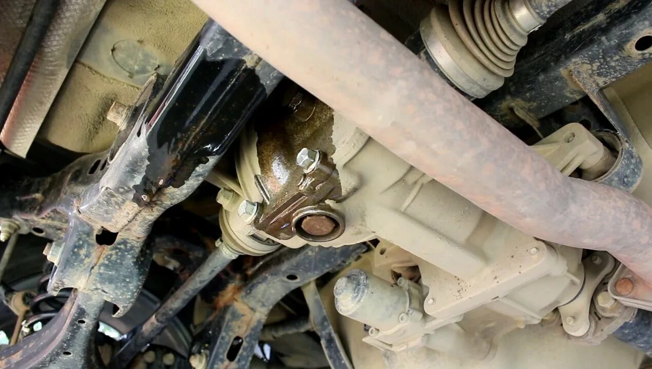 нива шевроле защита двигателя и редуктора переднего моста. ниссан ноут 2008 год пыльник шруса. редуктор nissan leaf. хендай ix35 замена правого шруса. задняя стойка рено дастер 4х4.